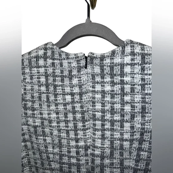 Banana Republic Pencil Dress - Picture 4 of 5